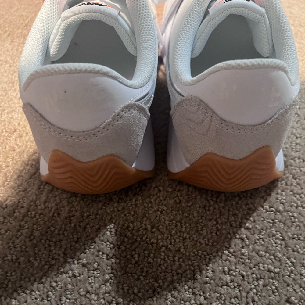 Nike Pacific woman’s White Sneakers in Box - Picture 6 of 13